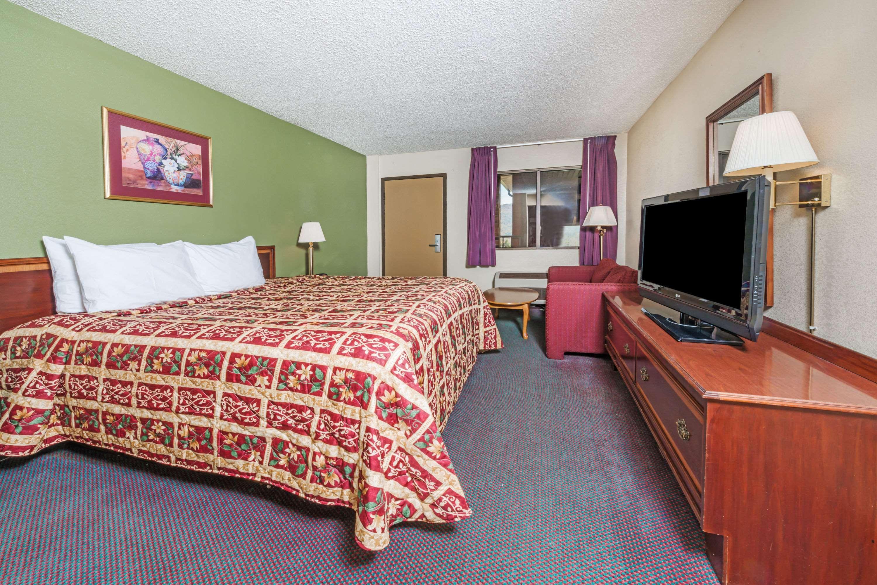 Days Inn By Wyndham New Market I-81 Exterior photo